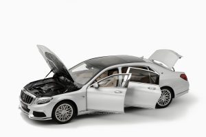 Brabus 900 Mercedes Maybach S-Class Silver 1:18 by Almost Real