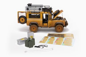 Land Rover Defender 90 "Camel Trophy" Borneo 1985 Dirty 1:18 by Almost Real