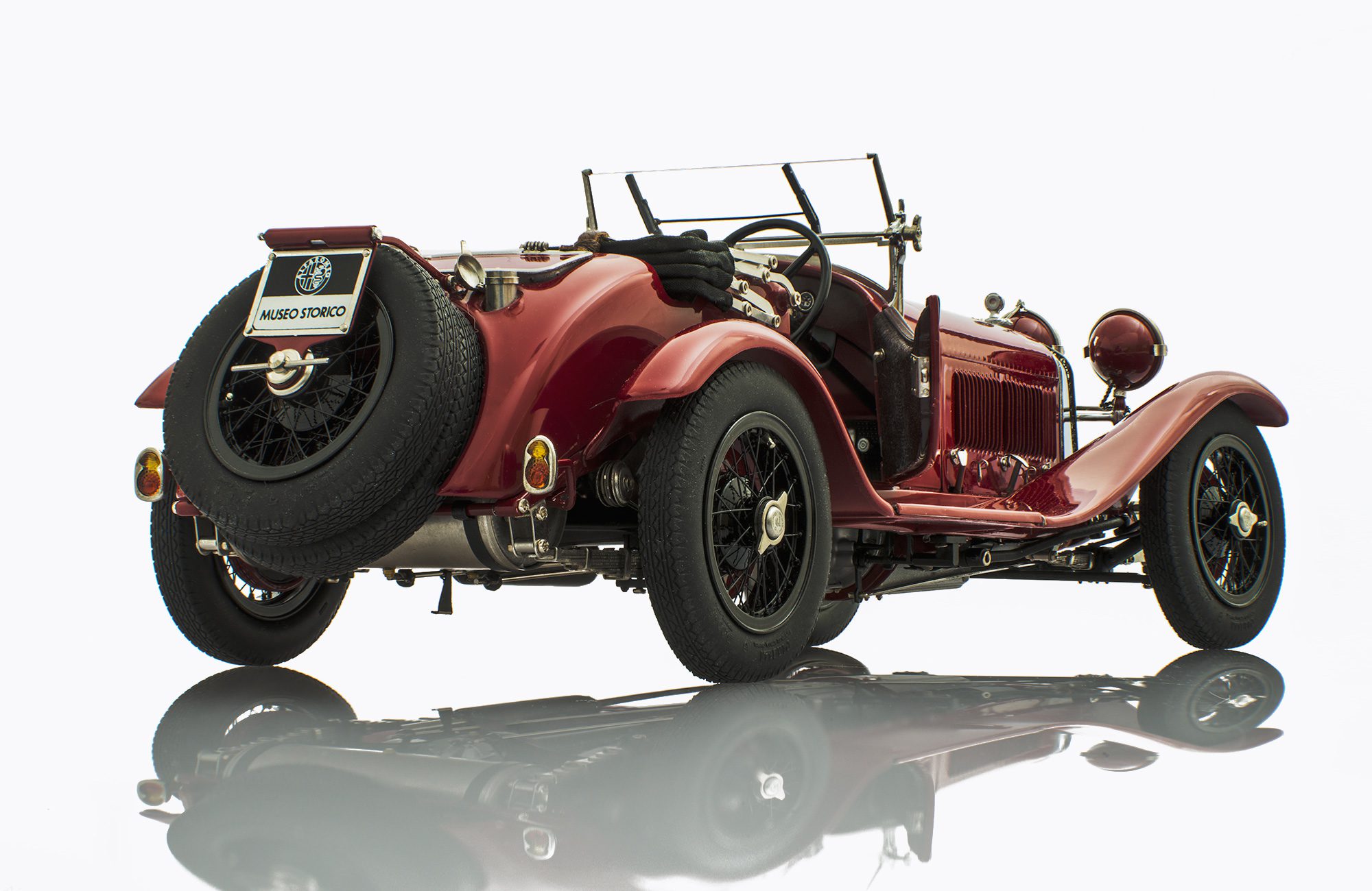 Alfa Romeo 6C 1750 Gran Sport, 1930 1:18 by CMC