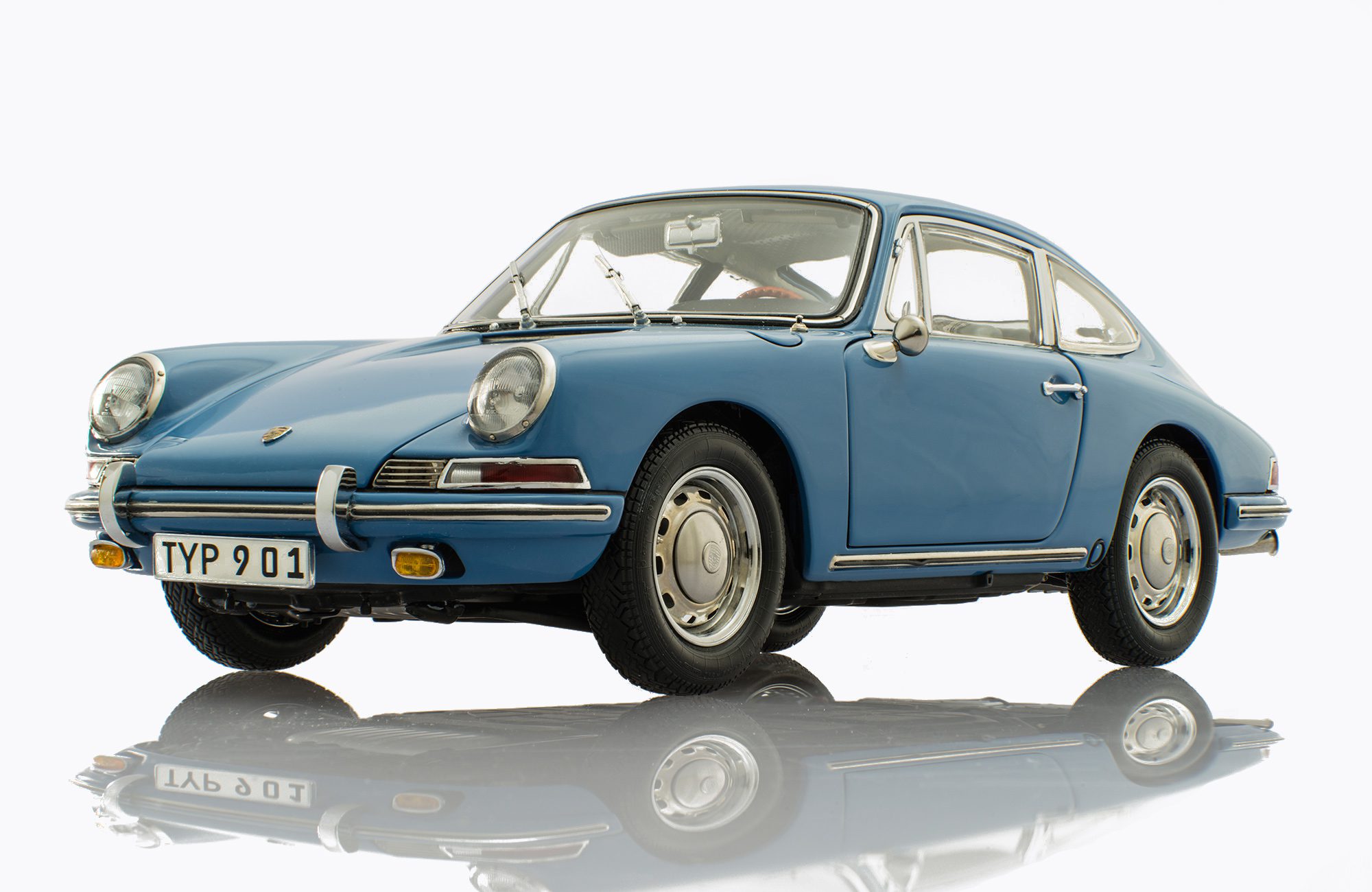 Porsche 901 1964 Sky Blue CMC 1:18