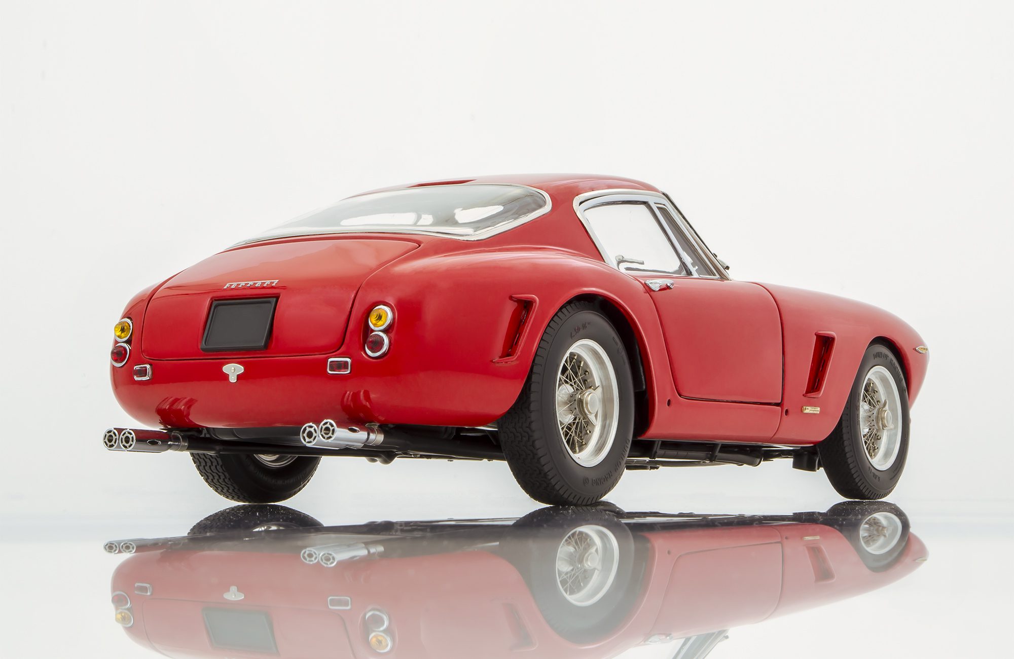 Ferrari 250 GT SWB Competizione Red CMC 1:18