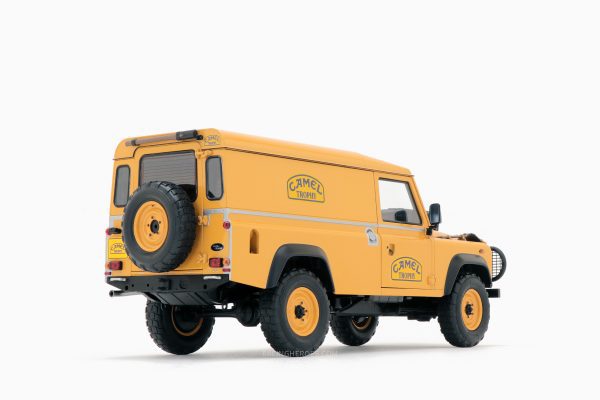 Land Rover Defender 110 "Camel Trophy" Support Unit Borneo 1:18 by Almost Real