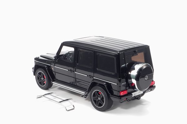 Mercedes-AMG G 63 (W463) 2015 - Black 1:18 by Almost Real