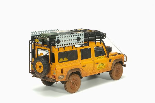 Land Rover Defender 110 "Camel Trophy" Sabah-Malaysia - 1993 Dirty Version 1:18 by Almost Real