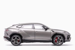 Lamborghini Urus Grigio Lynx/Metallic Grey 1:18 by AutoArt