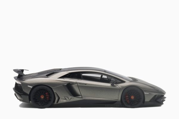 Lamborghini Aventador SV Grigio Titans Matt Grey 1:18 by AutoArt