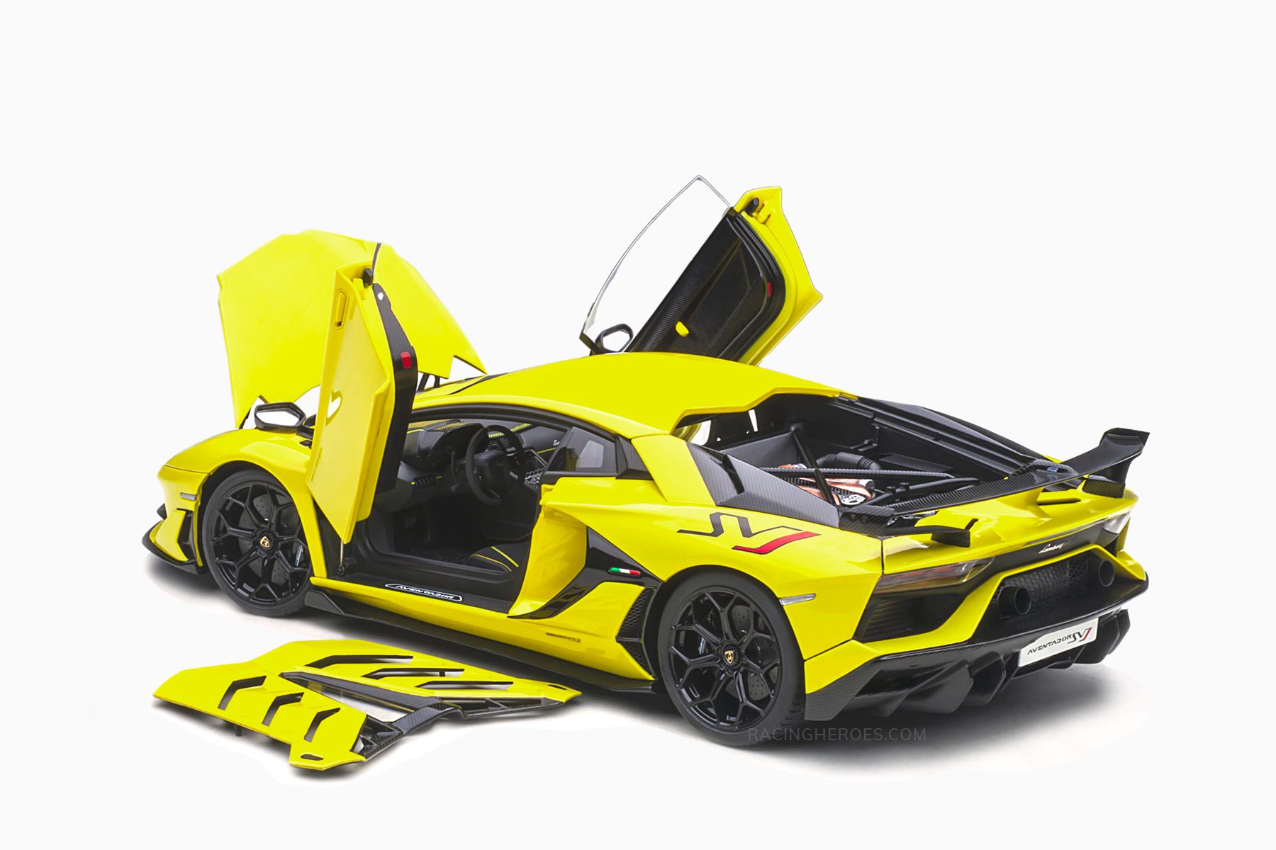 Lamborghini Aventador SVJ Yellow Autoart 1:18