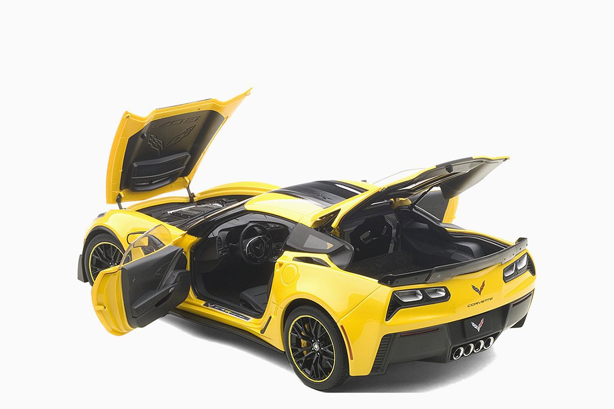 chevrolet-corvette-yellow-autoart-2
