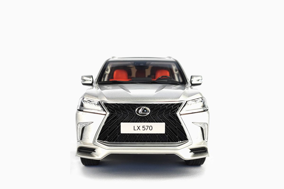 Lexus LX570 Silver 1:18 by LCD Models