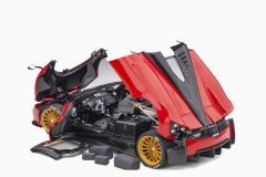 Pagani Huayra Roadster,  Rosso Monza/Red 1:18 by AutoArt