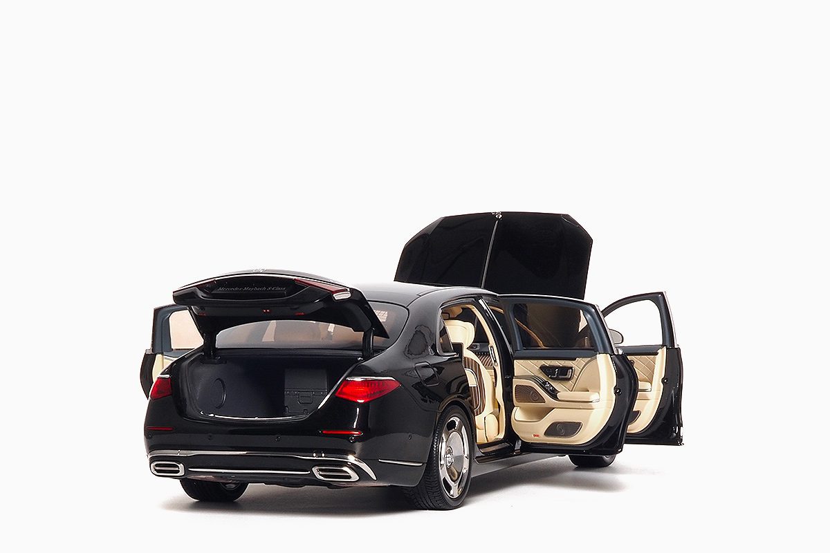 Mercedes - Maybach S-Class 2021 Obsidian Black 1:18 by Almost Real