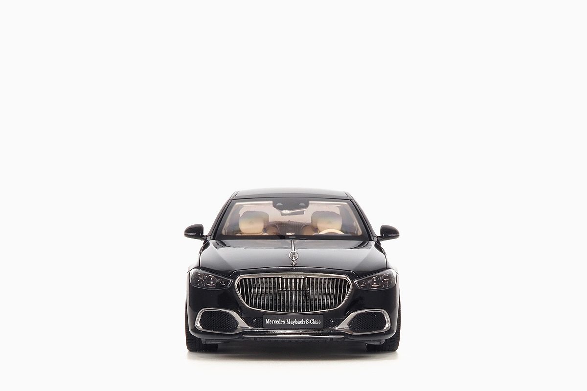 Mercedes - Maybach S-Class 2021 Obsidian Black 1:18 by Almost Real