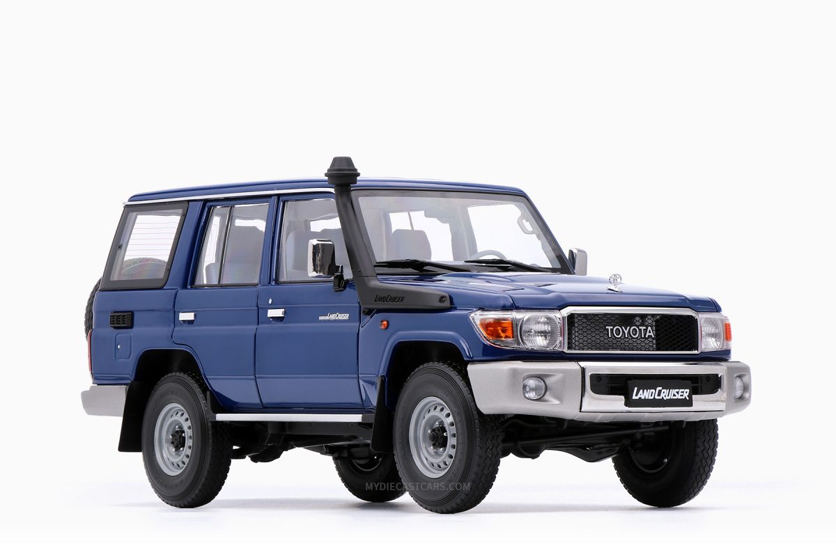 Toyota Land Cruiser 76 2017 Blue 1:18 by Almost Real