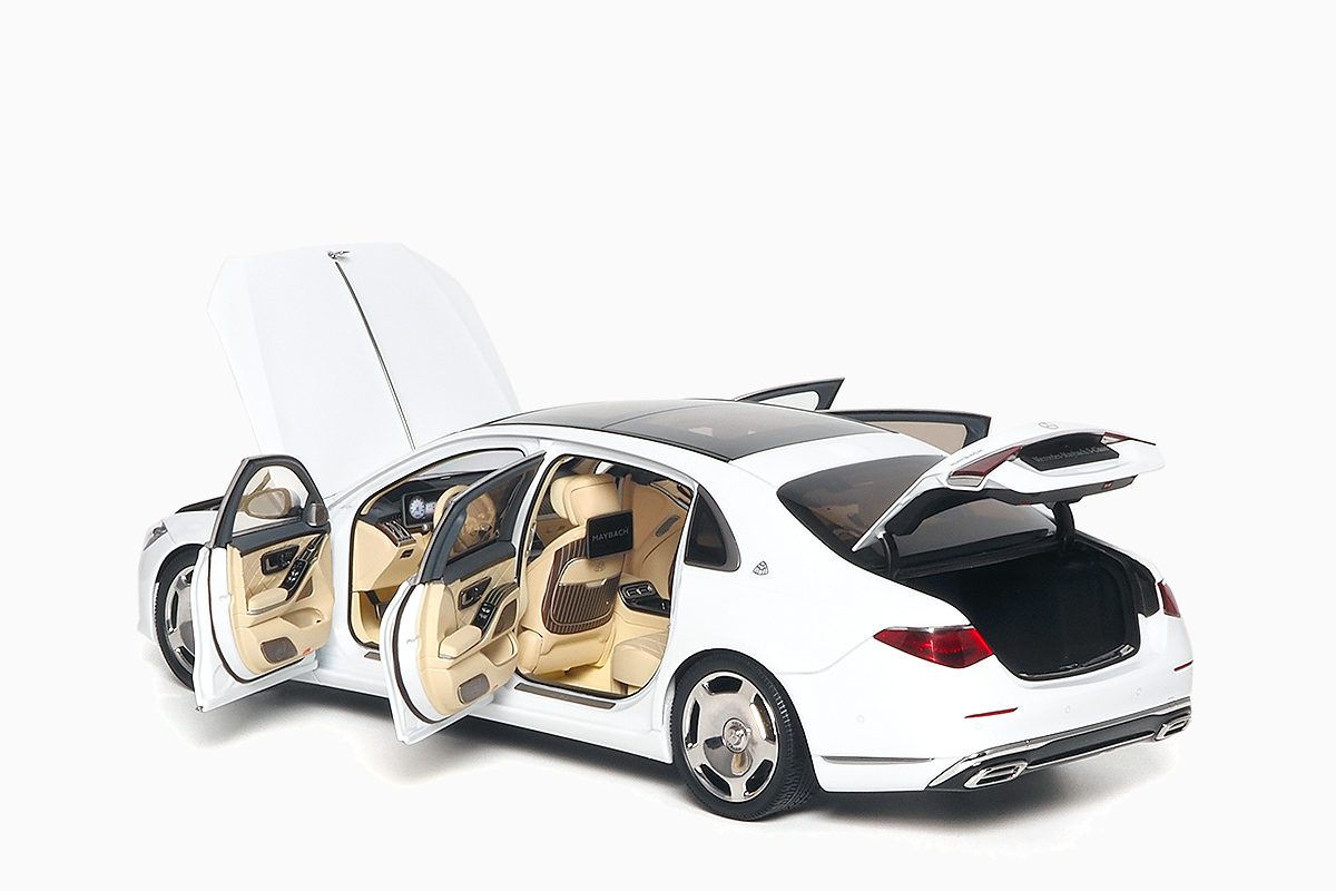 Mercedes – Maybach S-Class 2021 Diamond White  1:18 by Almost Real