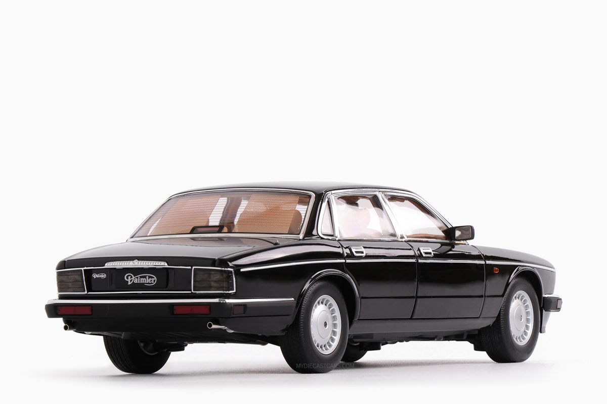Jaguar Daimler XJ6 (XJ40) – Ebony Black 1:18 by Almost Real