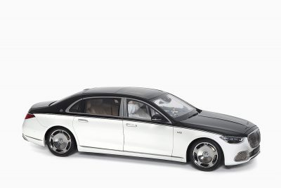 Mercedes - Maybach S-Class 2021 Black / White 1:18 by Almost Real