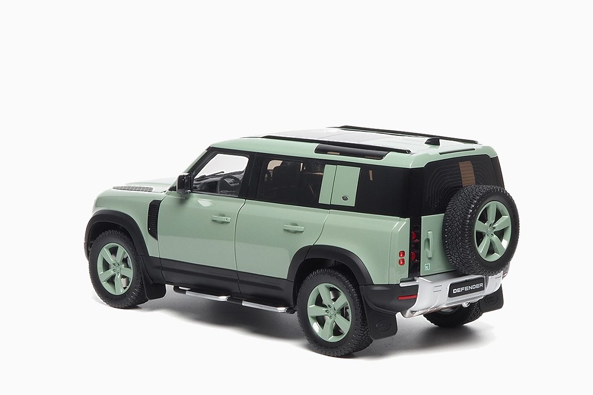 Land Rover Defender 110 2023 75th Limited Edition 1:18 by Almost Real