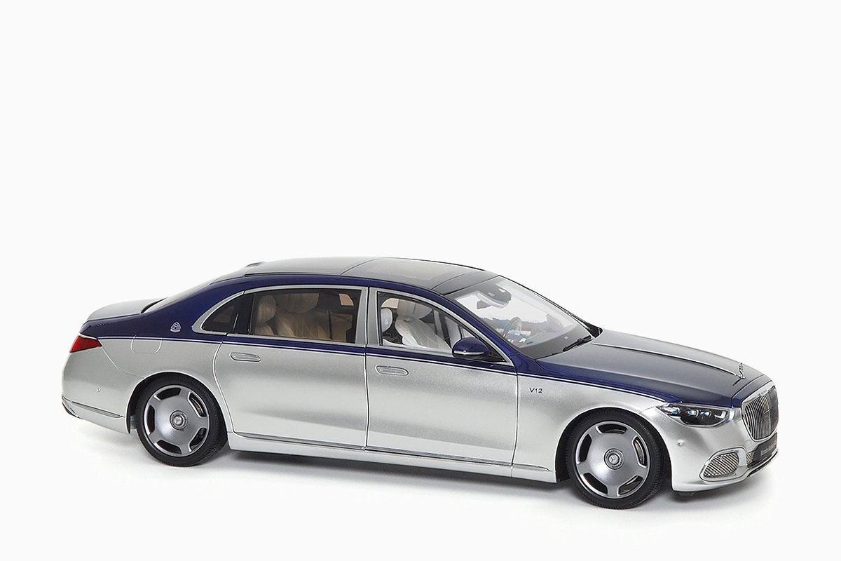 Mercedes - Maybach S-Class 2021 Nautical Blue/Cirrus Silver 1:18 by Almost Real