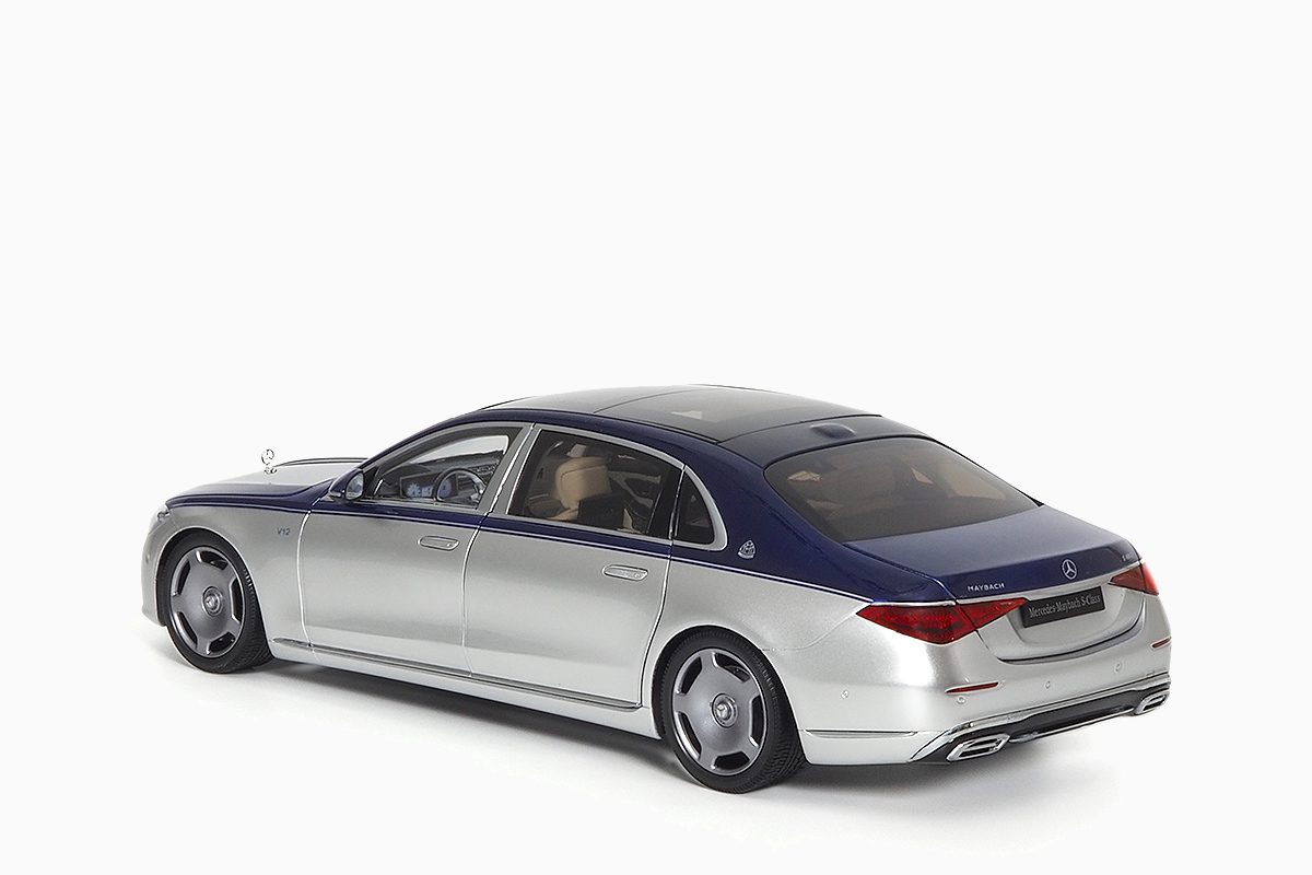 Mercedes - Maybach S-Class 2021 Nautical Blue/Cirrus Silver 1:18 by Almost Real