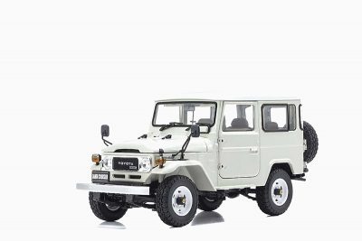 Toyota Land Cruiser 40 Van RHD (Right Hand Drive) White 1:18 by Kyosho